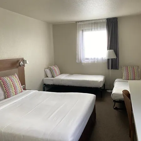 Hotel Campanile Blanc-mesnil 3*