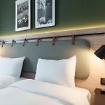 Campanile Prime - Mesnil فندق لو بلو ميسنيل
