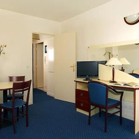 Hotel Campanile Prime - Mesnil 3*