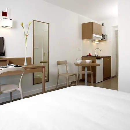 Campanile Blanc-mesnil 3*