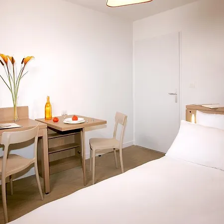 Campanile Blanc-mesnil 3*