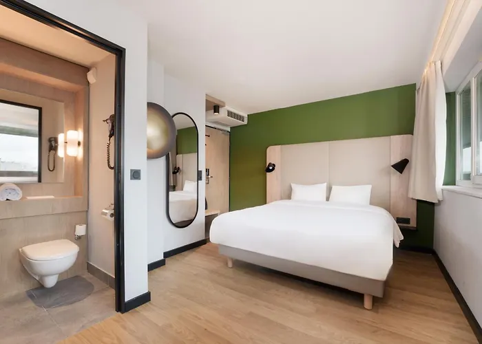 Hotel Campanile Prime - Mesnil 3*